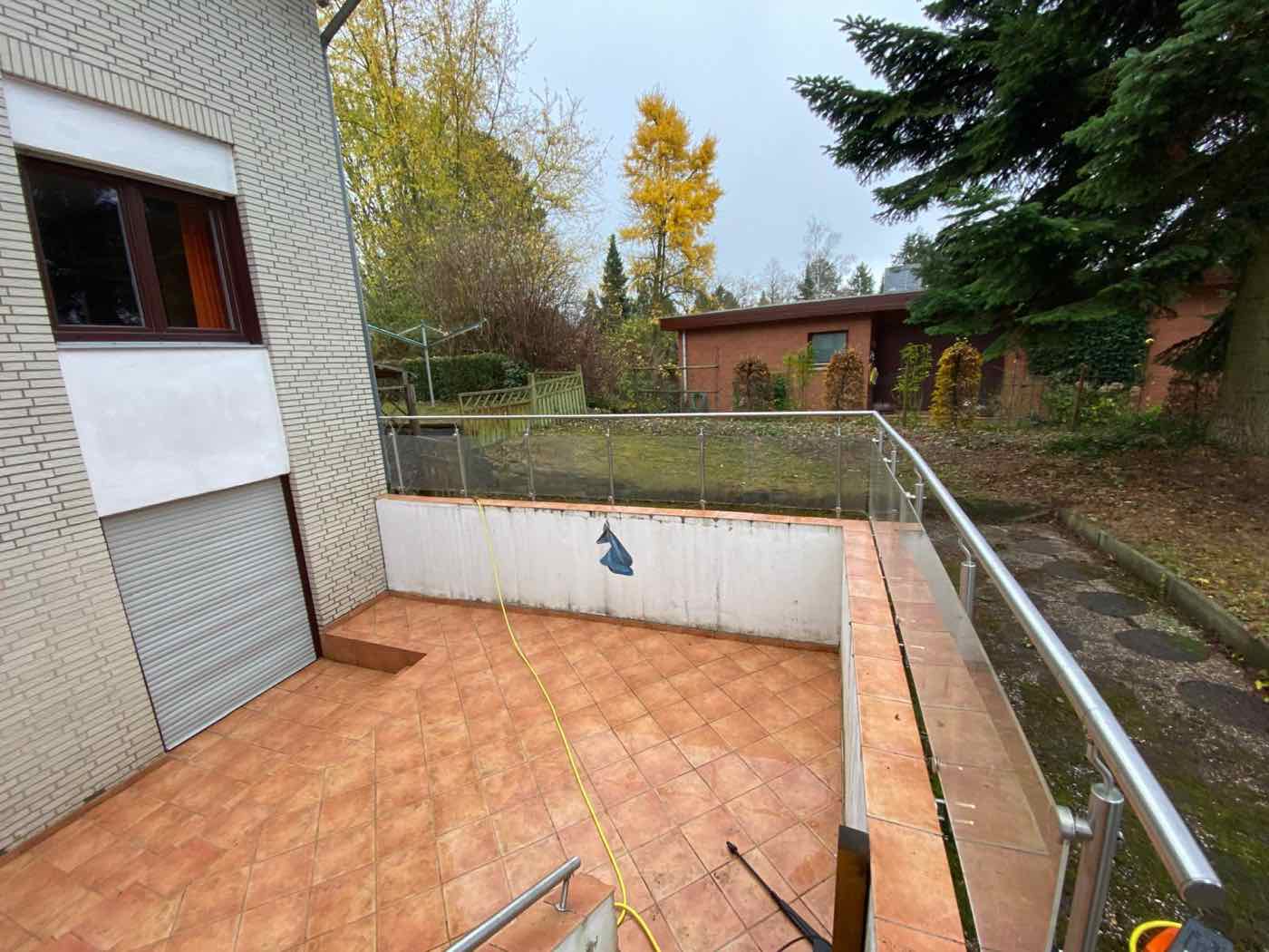 Terrasse und Beete